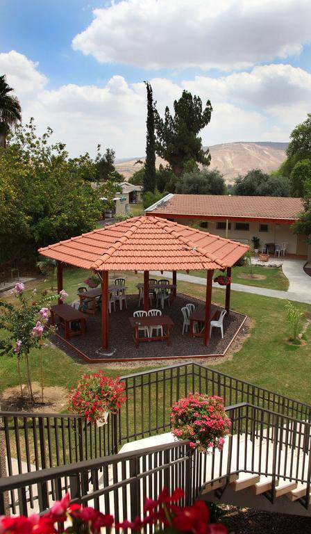 Hotel Kibbutz Country